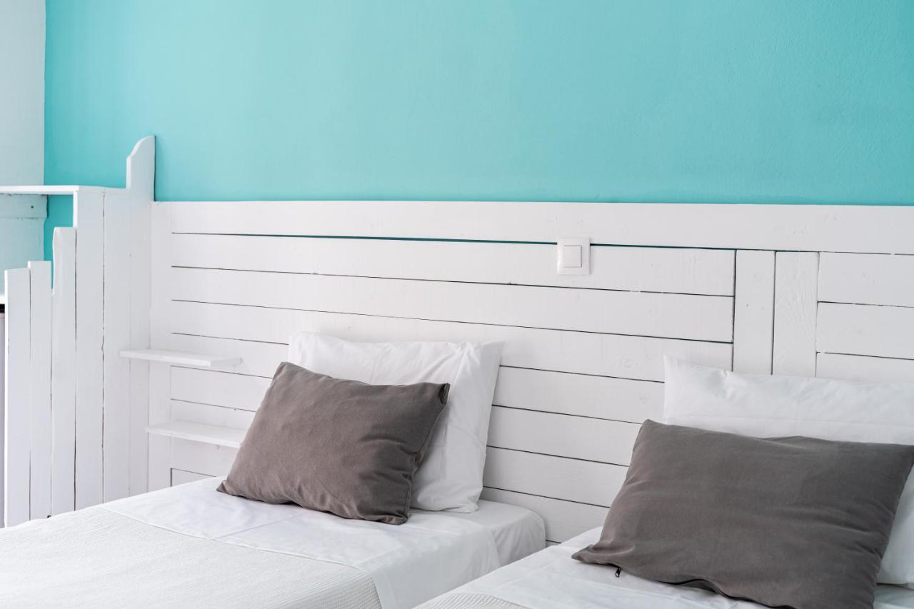 Ikaros Aparthotel Karterados  Exteriör bild
