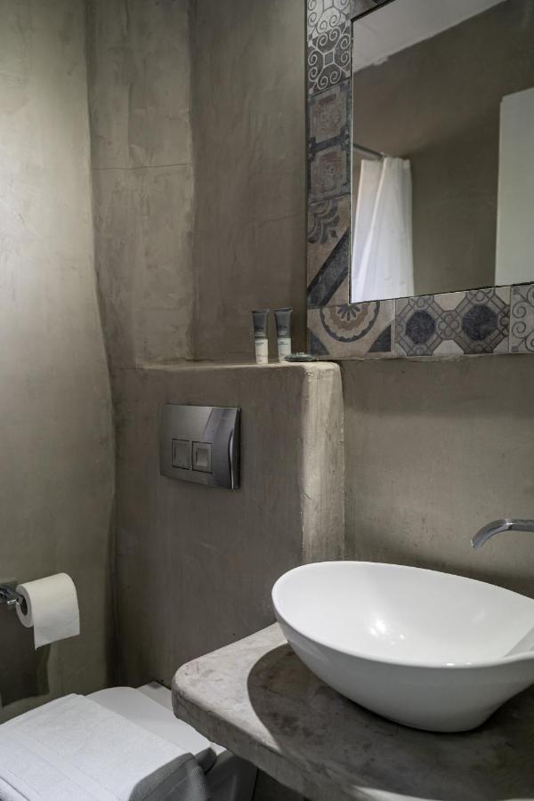 Ikaros Aparthotel Karterados  Exteriör bild