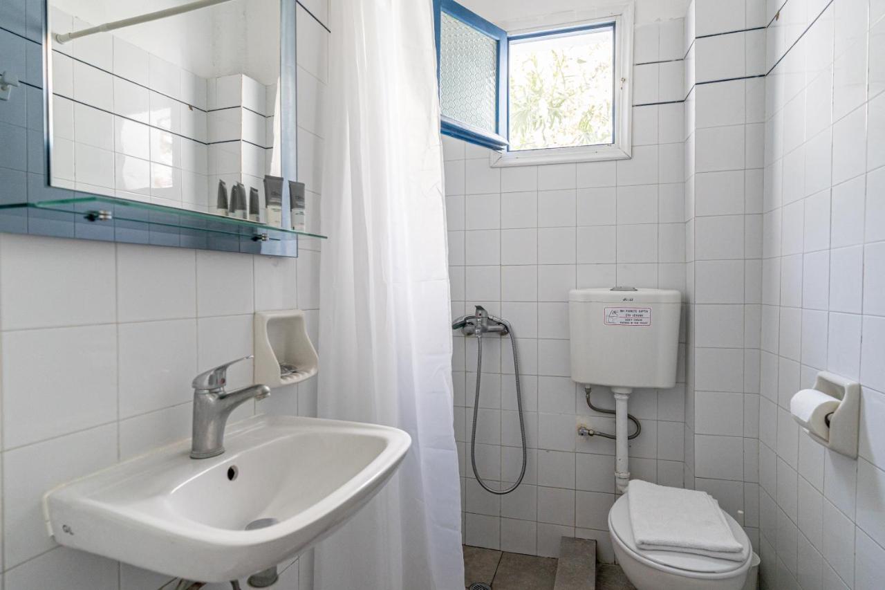 Ikaros Aparthotel Karterados  Exteriör bild