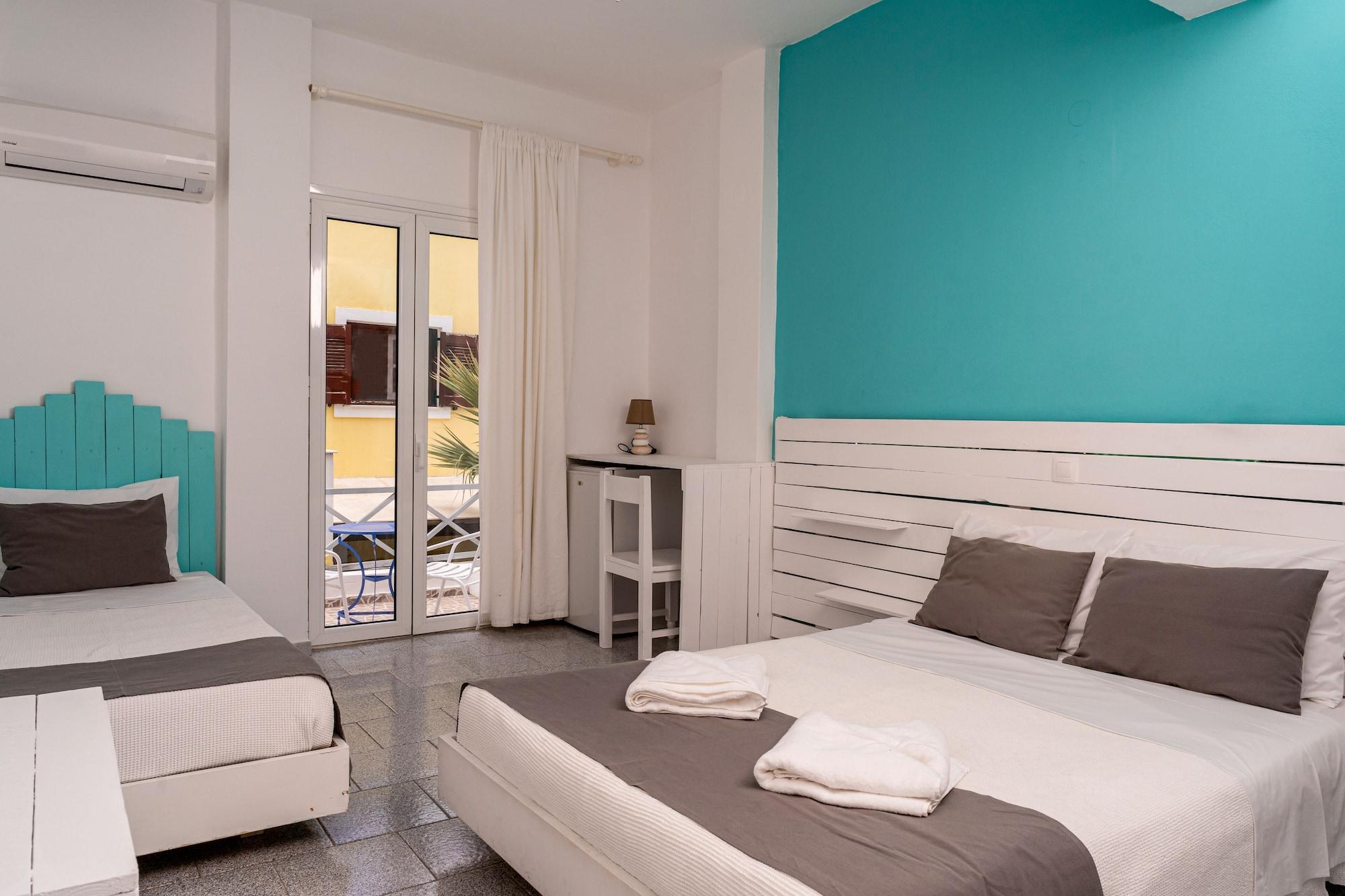 Ikaros Aparthotel Karterados  Exteriör bild