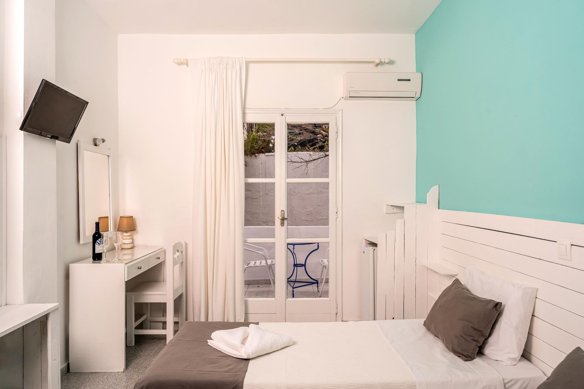 Ikaros Aparthotel Karterados  Exteriör bild