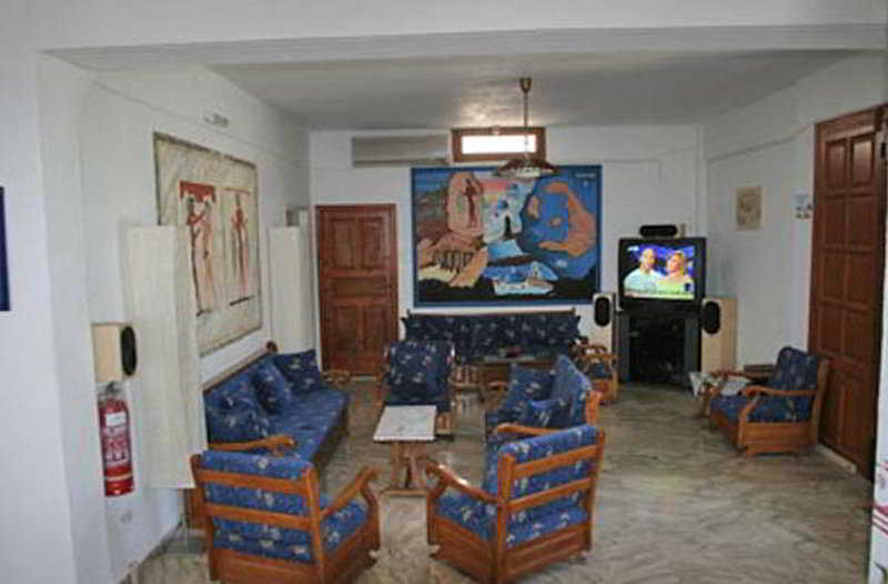 Ikaros Aparthotel Karterados  Exteriör bild