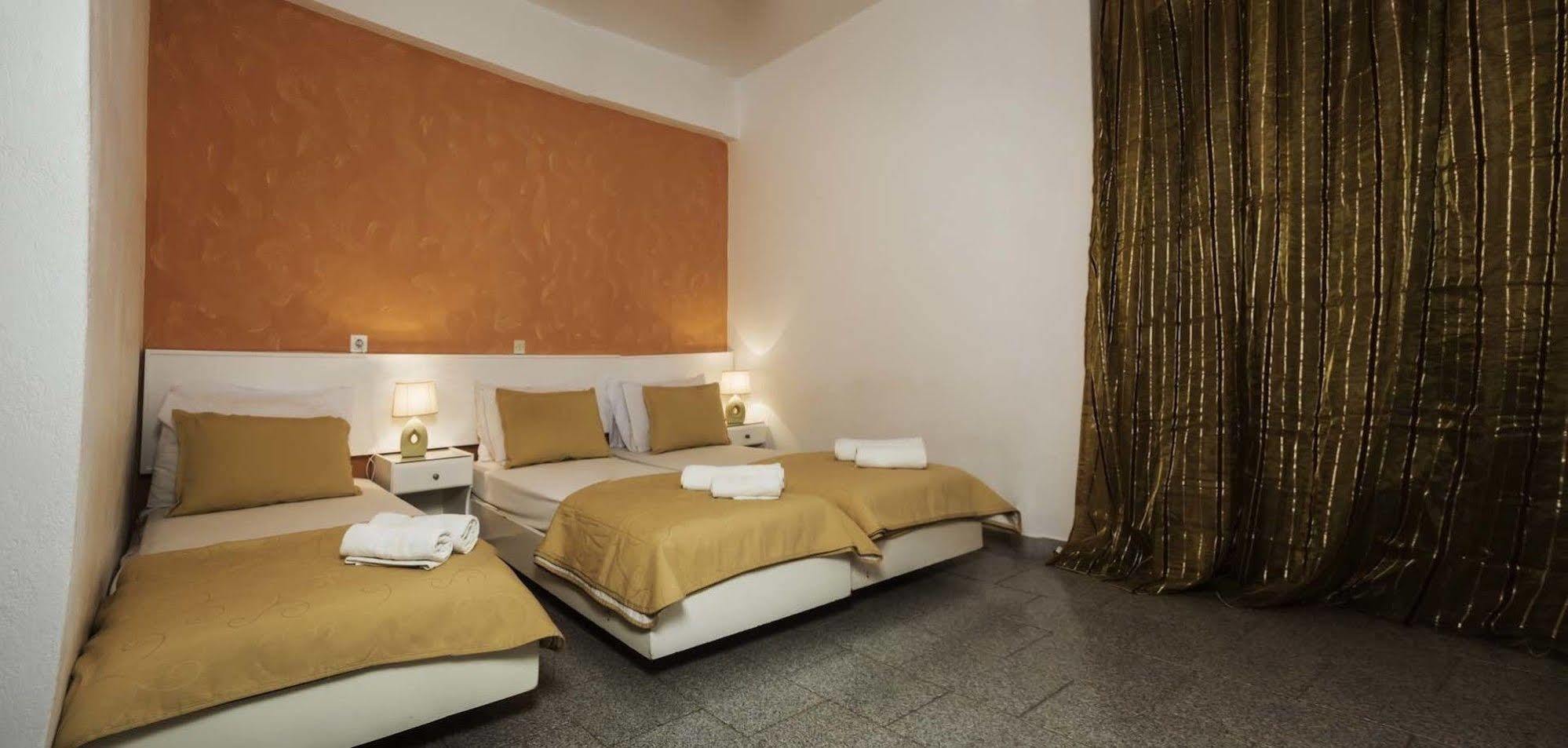 Ikaros Aparthotel Karterados  Exteriör bild