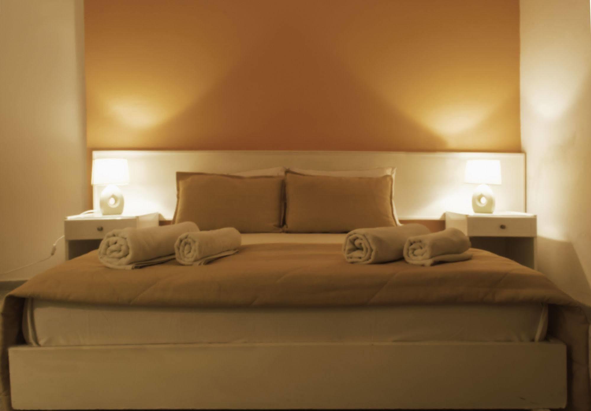 Ikaros Aparthotel Karterados  Exteriör bild